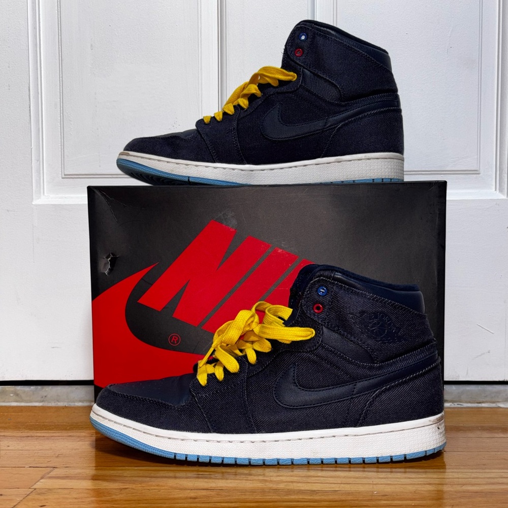 Air Jordan 1 Retro High Sneakers - Picture 4 of 7